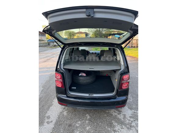 Volkswagen Touran 1.6 Function 2009 Model
