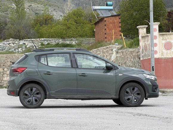 Galeriden Dacia Sandero Stepway 1.0 Tce Expression 2025 Model