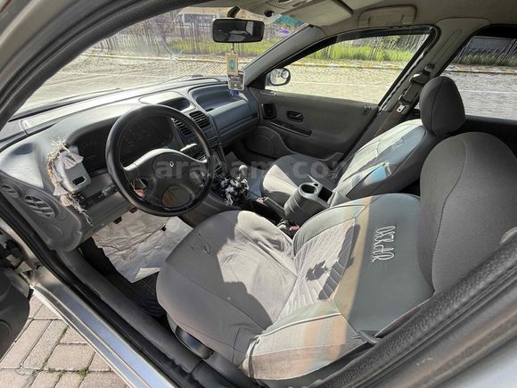 Galeriden Renault Laguna 2.0 RXE 1996 Model Kars