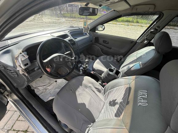 Galeriden Renault Laguna 2.0 RXE 1996 Model Kars