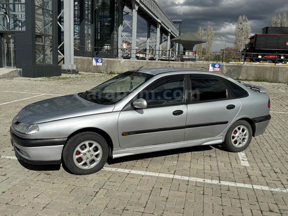 Galeriden Renault Laguna 2.0 RXE 1996 Model Kars