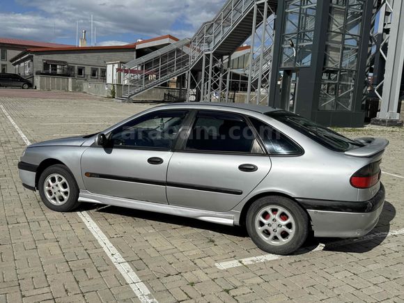 Galeriden Renault Laguna 2.0 RXE 1996 Model Kars