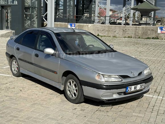 Galeriden Renault Laguna 2.0 RXE 1996 Model Kars