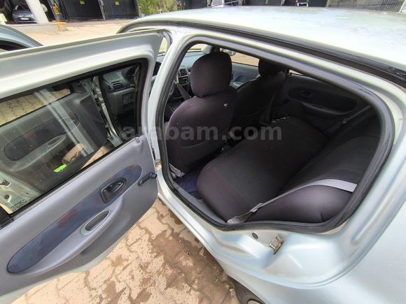 Renault Clio 1.4 RNA 2000 Model Temiz Aile Aracı