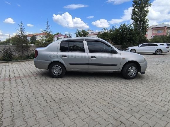 Renault Clio 1.4 RNA 2000 Model Temiz Aile Aracı