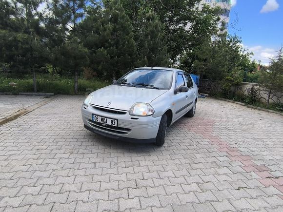 Renault Clio 1.4 RNA 2000 Model Temiz Aile Aracı