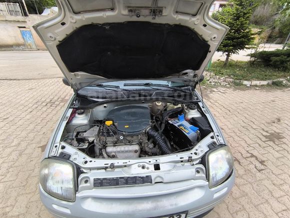 Renault Clio 1.4 RNA 2000 Model Temiz Aile Aracı