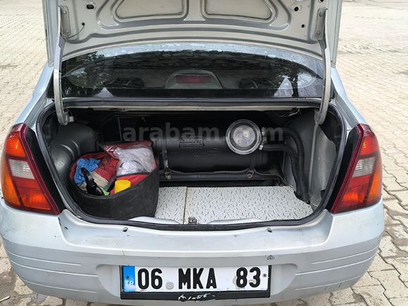 Renault Clio 1.4 RNA 2000 Model Temiz Aile Aracı