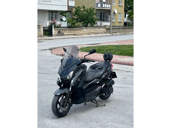 Yamaha X-Max 250