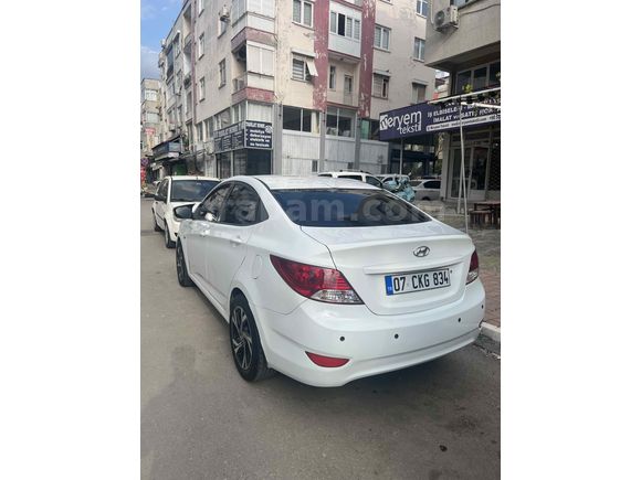 Sahibinden Hyundai Accent Blue 1.6 CRDI Biz 2012 Model 