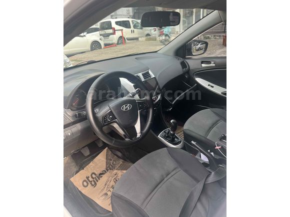 Sahibinden Hyundai Accent Blue 1.6 CRDI Biz 2012 Model 