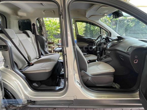 -2017-Model-Ford Tourneo Courier 1.6 TDCI Titanium Plus-95 HP