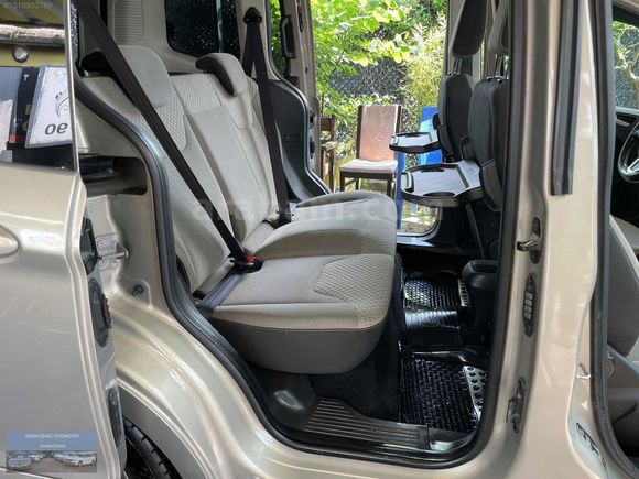 -2017-Model-Ford Tourneo Courier 1.6 TDCI Titanium Plus-95 HP