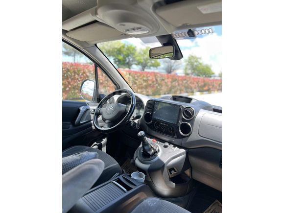 ANL MOTORS'DAN 1.5 PARÇA BOYALI ORJİNAL BERLİNGO