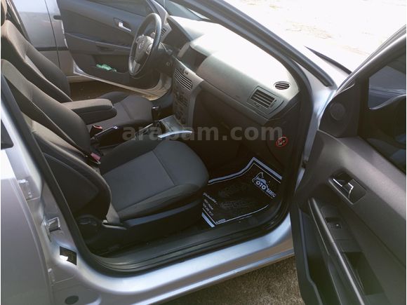 FUL ORJİNAL OPEL ASTRA 1.4 Enjoy 2011 Model Rize