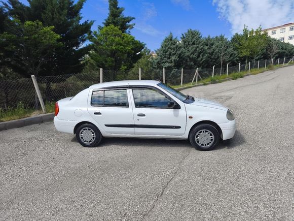 Sahibinden Renault Clio 1.4 RNA 2000 Model Ankara