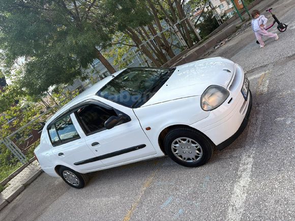 Sahibinden Renault Clio 1.4 RNA 2000 Model Ankara