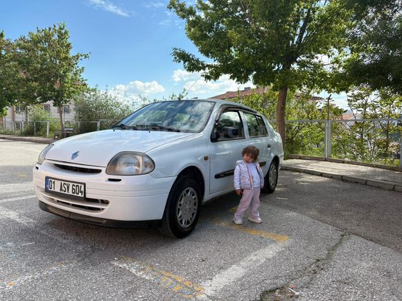 Sahibinden Renault Clio 1.4 RNA 2000 Model Ankara