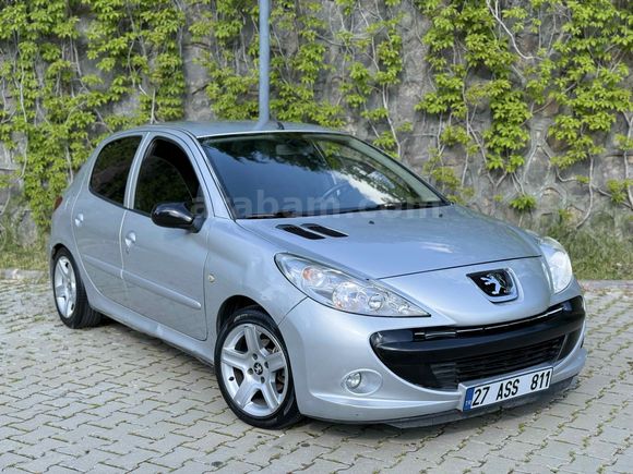 Sahibinden Peugeot 206+ 1.4 Comfort 2010 Model  125.000 km Gri (Gümüş)