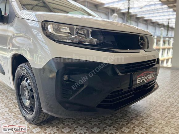 ***2024 OPEL COMBO 1.5 D ULTİMATE XL 2+1 62 BİNDE***