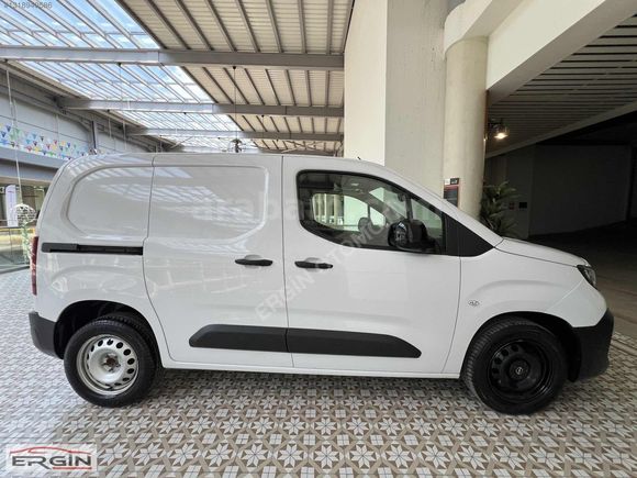***2024 OPEL COMBO 1.5 D ULTİMATE XL 2+1 62 BİNDE***