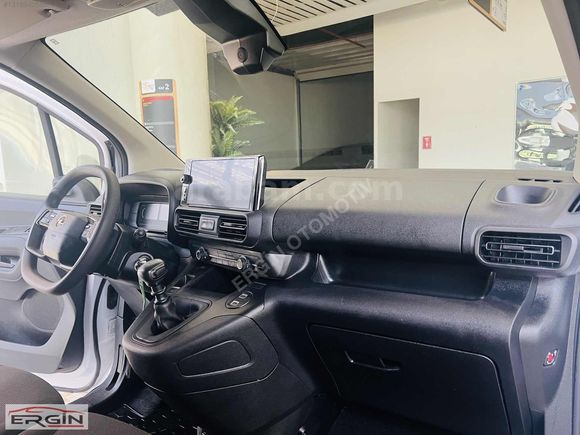 ***2024 OPEL COMBO 1.5 D ULTİMATE XL 2+1 62 BİNDE***