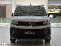 ***2024 OPEL COMBO 1.5 D ULTİMATE XL 2+1 62 BİNDE***