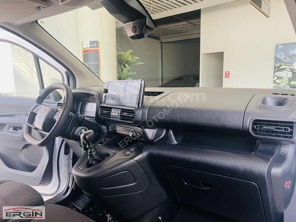 ***2024 OPEL COMBO 1.5 D ULTİMATE XL 2+1 62 BİNDE***
