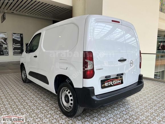***2024 OPEL COMBO 1.5 D ULTİMATE XL 2+1 62 BİNDE***