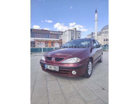 Galeriden Renault Megane 1.6 RTA 2000 Model Uşak
