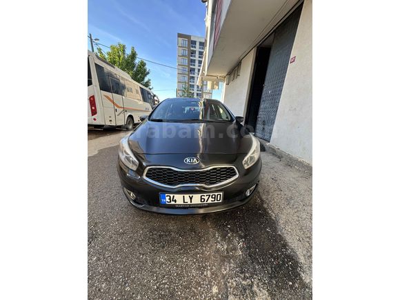 Sahibinden Kia Ceed 1.6 CRDi Concept Plus 2015 Model 