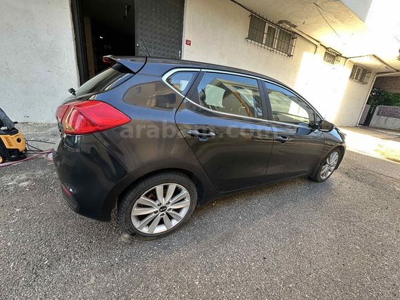 Sahibinden Kia Ceed 1.6 CRDi Concept Plus 2015 Model 
