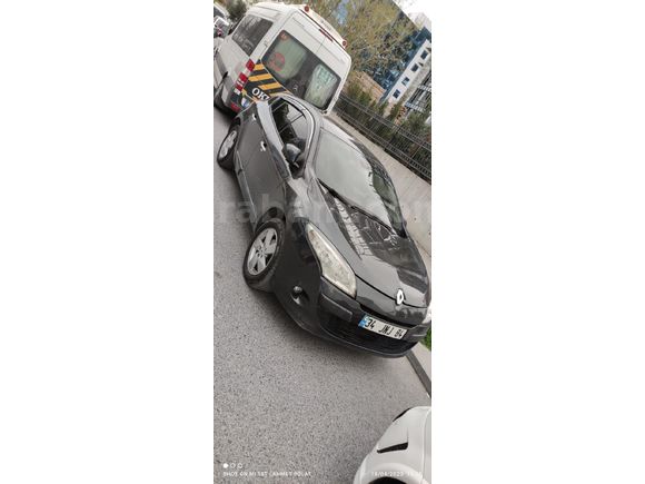 Sahibinden Renault Megane 1.5 dCi Dynamique 2011 Model İstanbul 249.000 km Füme