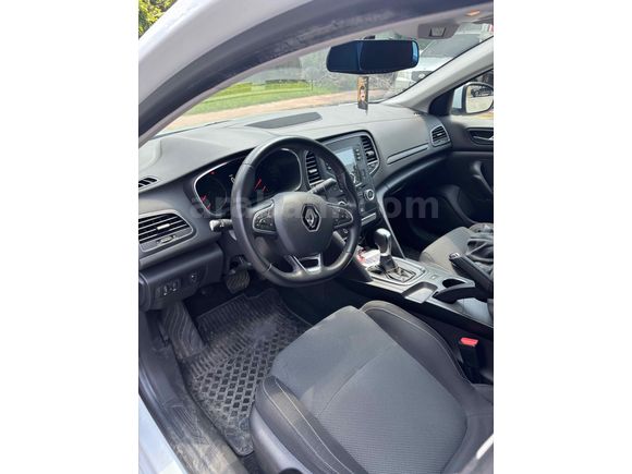 Sahibinden Renault Megane 1.3 TCe Joy 2021 Model 