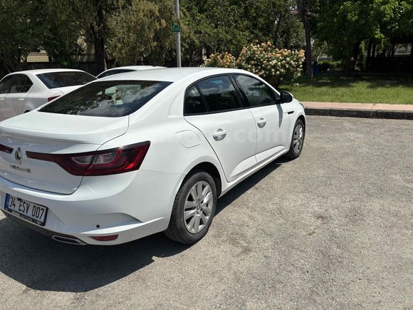 Sahibinden Renault Megane 1.3 TCe Joy 2021 Model 