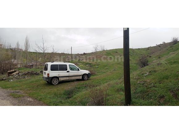 Sahibinden Peugeot Partner 2.0 HDI 2004 Model  450.000 km Beyaz