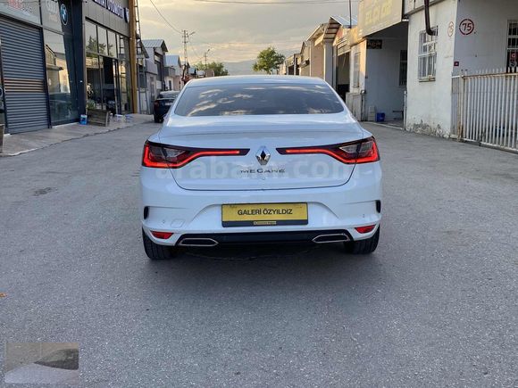 ÖZYILDIZ dan BOYASIZ 2023 model RENAULT MEGANE 1.3 TCe TOUCH EDC