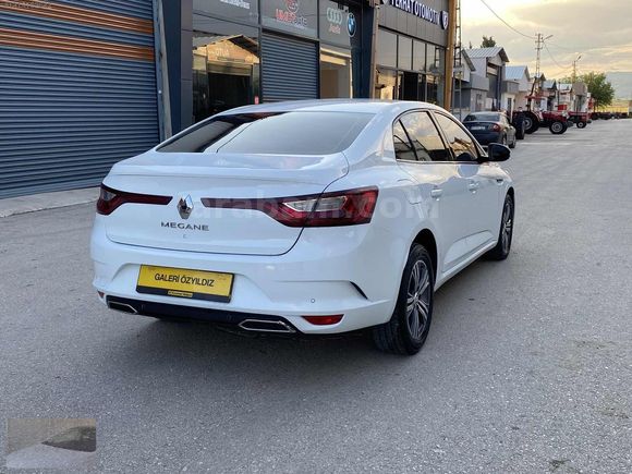 ÖZYILDIZ dan BOYASIZ 2023 model RENAULT MEGANE 1.3 TCe TOUCH EDC