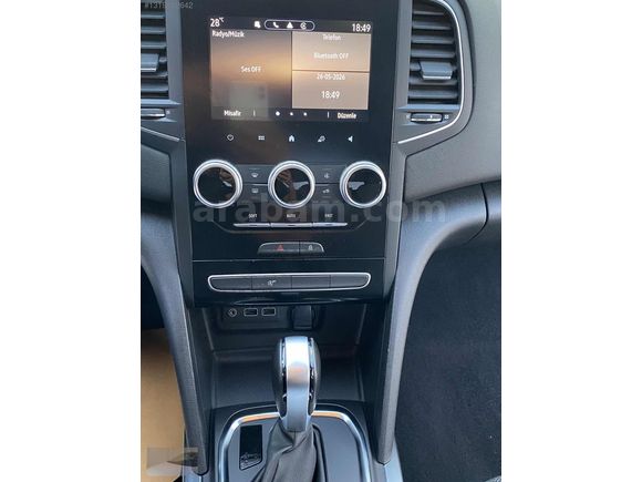 ÖZYILDIZ dan BOYASIZ 2023 model RENAULT MEGANE 1.3 TCe TOUCH EDC