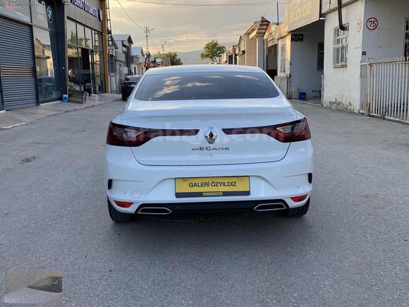 ÖZYILDIZ dan BOYASIZ 2023 model RENAULT MEGANE 1.3 TCe TOUCH EDC