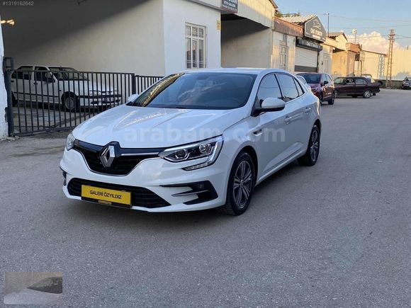 ÖZYILDIZ dan BOYASIZ 2023 model RENAULT MEGANE 1.3 TCe TOUCH EDC