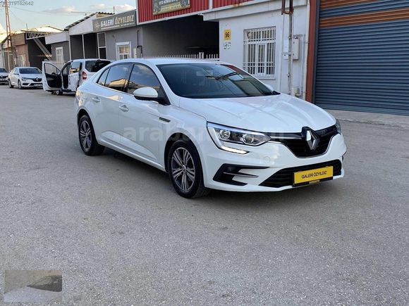 ÖZYILDIZ dan BOYASIZ 2023 model RENAULT MEGANE 1.3 TCe TOUCH EDC