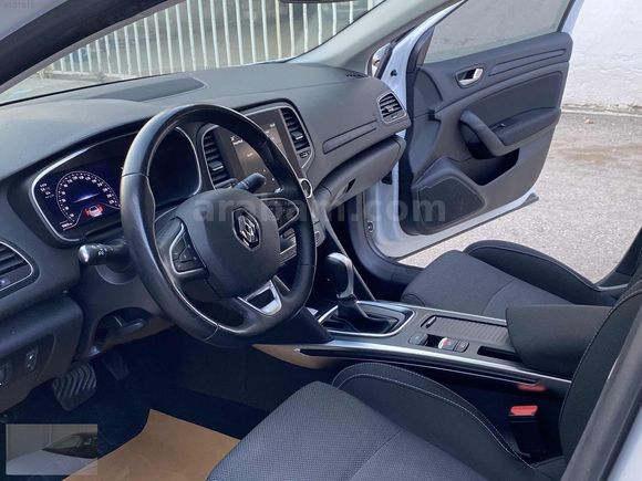 ÖZYILDIZ dan BOYASIZ 2023 model RENAULT MEGANE 1.3 TCe TOUCH EDC