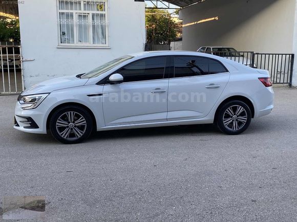 ÖZYILDIZ dan BOYASIZ 2023 model RENAULT MEGANE 1.3 TCe TOUCH EDC