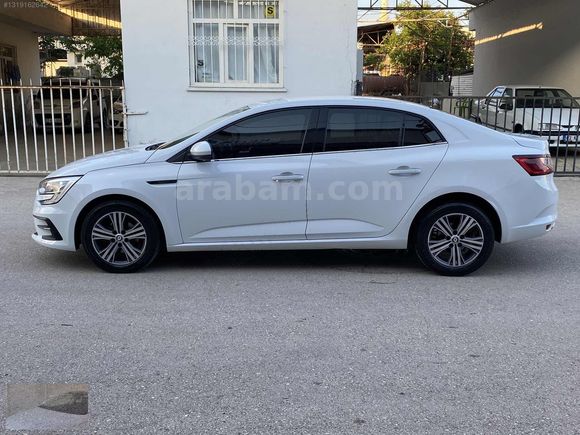 ÖZYILDIZ dan BOYASIZ 2023 model RENAULT MEGANE 1.3 TCe TOUCH EDC