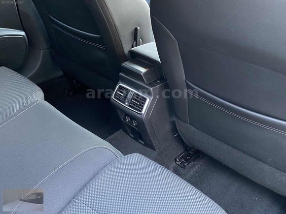 ÖZYILDIZ dan BOYASIZ 2023 model RENAULT MEGANE 1.3 TCe TOUCH EDC