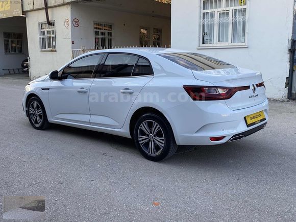 ÖZYILDIZ dan BOYASIZ 2023 model RENAULT MEGANE 1.3 TCe TOUCH EDC
