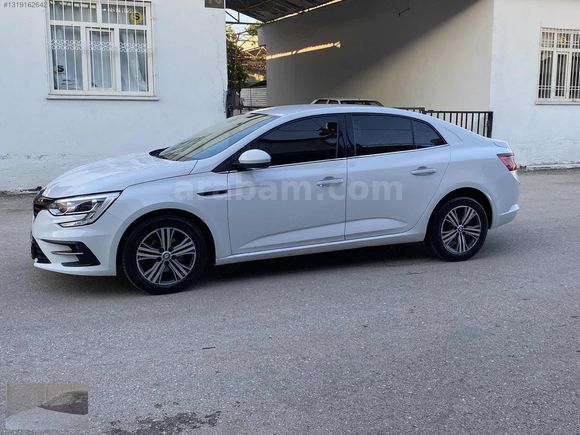 ÖZYILDIZ dan BOYASIZ 2023 model RENAULT MEGANE 1.3 TCe TOUCH EDC