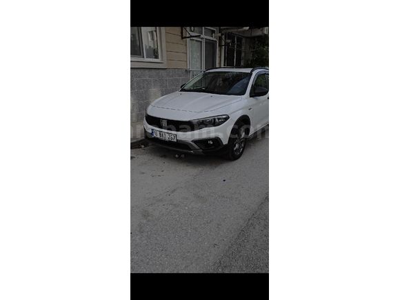 Sahibinden Fiat Egea Cross 1.4 Fire Street Plus 2022 Model  137.000 km Beyaz