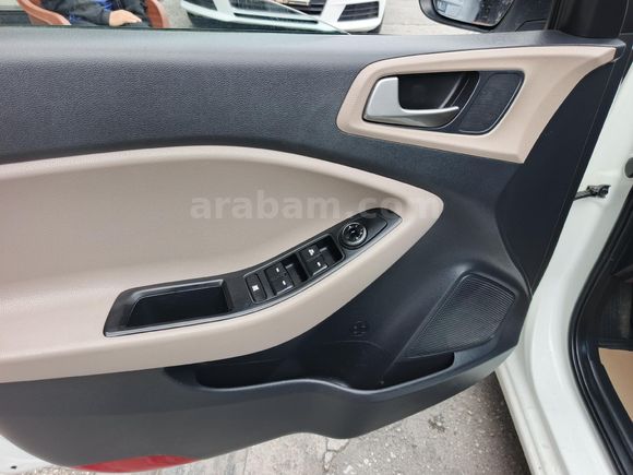 HATASIZ Hyundai i20 1.4 CRDi Style 2018 Model